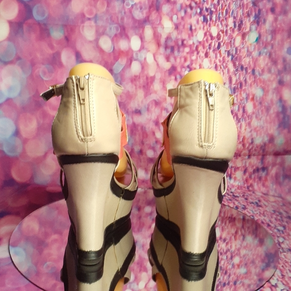 QUPID FINDER - Nude Coral Strap Black Trim Wedges - Picture 5 of 11